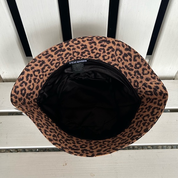 Steve Madden Leopard-Print Water Resistant Packable Bucket Hat - Picture 6 of 13